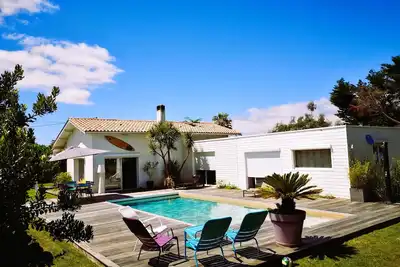 Image de Grande villa avec piscine, sur le Bassin d'Arcachon, 4 chambres. 15 mn du Pilat