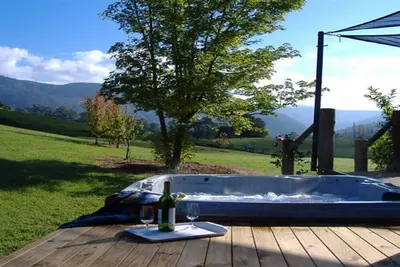 Image de Chalet Cloud Nine - retraite de luxe Ă Upper River!