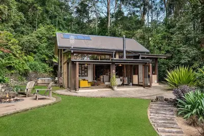 Image de Lyra - Une maison de caractère entourée par la forêt tropicale!
