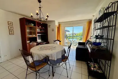 Image de Appartement 3 pièces avec loggia, centre-ville Quiberon, 20m de la plage, animaux acceptés