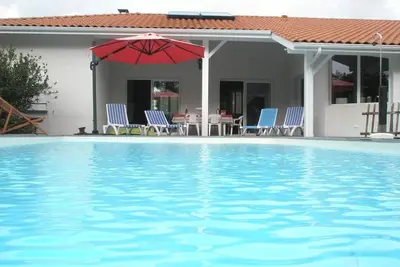 Image de Maison très agréable avec piscine sécurisée et wifi