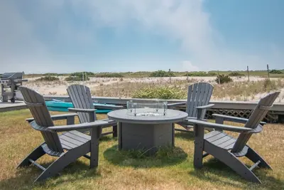 Image de Fabulous Serene Beachfront Property! !