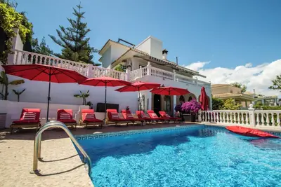 Image de Villa de charme à côté de tout ce que Puerto Banus a à offrir