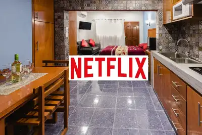 Image de Nouveau! Studio w \/ balcon, WiFi +, cellier et plus!