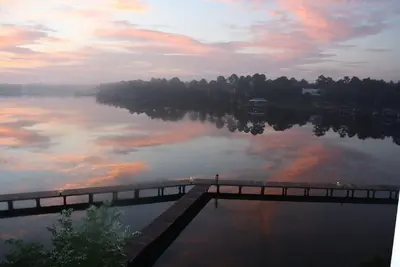 Image de Waterfront Condo, Peaceful & Quiet, Snowbirds Bienvenue Dans Mars et Avril!