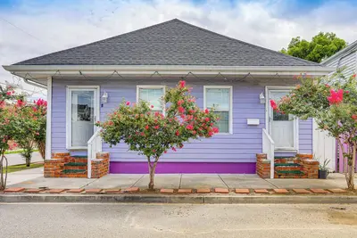 Image de Nouveau! Accueil w \/ Patio - 1. 3 milles au quartier français!