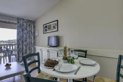 Image de Joli appartement pour 4 personnes avec Wifi, piscine, Tv, terrasse et parking