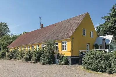 Image de Maison confortable à østermarie avec.