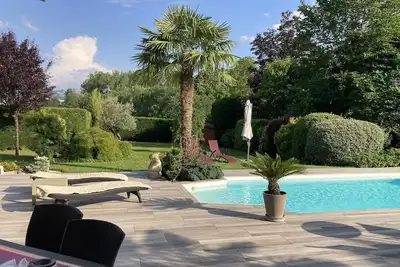 Image de A 6 Km Du Lac D'Annecy Villa Lumineuse Jardin Clos Et Arbore Piscine Chauffee
