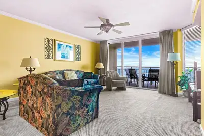 Image de Villa 1103 sur la Rive-Sud! Superbe condo Oceanfront Premium. Réservez vos vacances loin aujourd'hui!