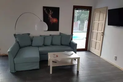 Image de Nouvelle maison de vacances construite, Piscine, Wlan, Aircon, près de la mer, Tv, barbecue. . .