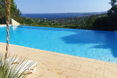 Image de T3 vue mer golfe de Saint-Tropez, résidence Bellevue Les Issambres