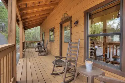 Image de Luxe isolé 1 bd + cabine loft! Wifi! Sony PlayStation! 11min à Parkway!