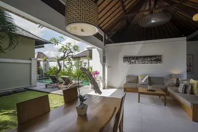 Image de Villa avec piscine à une chambre près de la plage