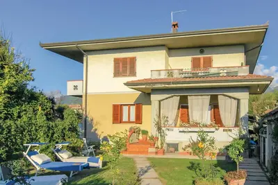 Image de Superbe maison à Montignoso -Ms-