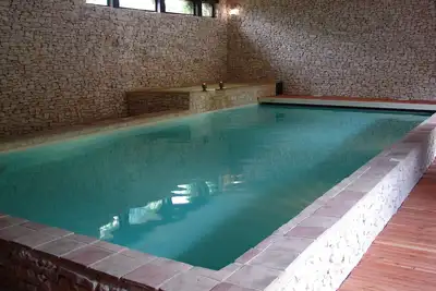 Image de \"Clos Saint Joseph\" Avec Piscine intèrieure Chauffée et Spa Ouvert à  l 'Année