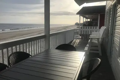 Image de Oceanfront - Récemment rénové 4Bd Accueil - Accès le plus proche à la plage à Ocean Isle -