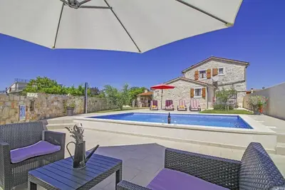 Image de Maison de vacances Dolores * jardin clôturé, piscine privée, barbecue, wifi