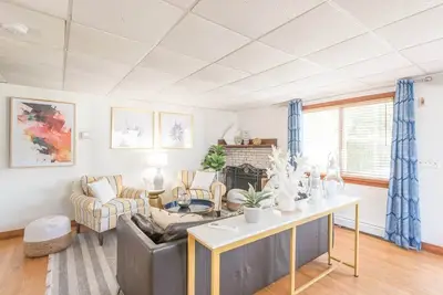 Image de Spécial juin! 200 $ de rabais! Marchez jusqu'à l'océan et à proximité de la plage de Scarborough!