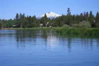 Image de Riverfront Accueil sur le Big Deschutes, 4 miles au sud-ouest de Sunriver Resort