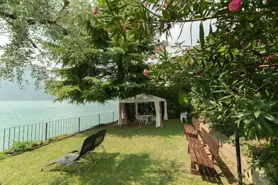 Image de Nest Sur Le Lac face au lac, plage privée, air conditionné Sept-Oct Offert