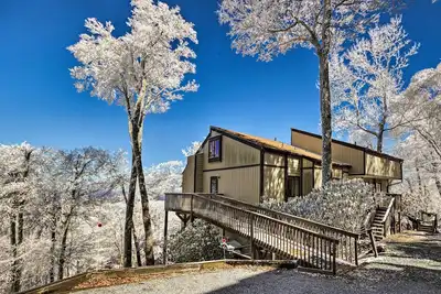 Image de Nouveau! Beech Mountain Condo w / balcon + accès à la piscine!
