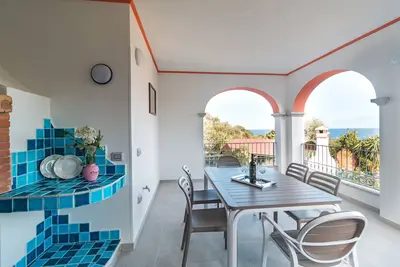 Image de Cala Gonone nouvelle maison de vacances avec jardin pres des plages.
