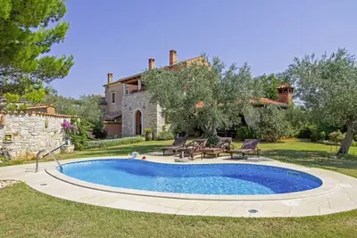 Image de Maison de vacances Šalvela * 11000 m2 de terrain, jardin, piscine privée, WiFi
