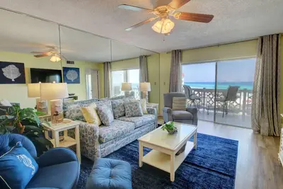 Image de 2br / 2ba - Golfe avant avec une vue magnifique sur le golfe et la piscine