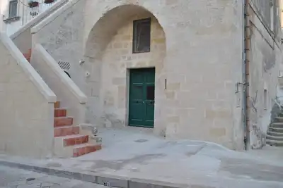Image de Matera: Domus Alba (Lamione dans le quartier Sassi Caveoso)