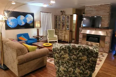 Image de Maison moderne de chatskill du milieu du siècle située dans le sud du parc de catskill.