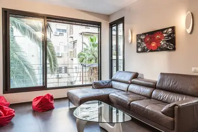 Luxury 3br Apt Centrally Located & 5-min to Beach