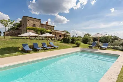 Image de Belle villa avec piscine chauffée, terrasse avec vue, climatisation, barbecue