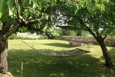 Image de Gîte de caractère avec Jardin clos au cœur d'un authentique Castelnau Gascon
