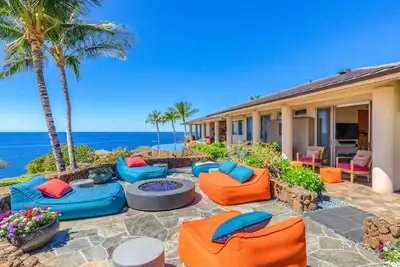 Image de Séjour de luxe face à l'océan avec vues de chaque chambre et accès au complexe Mauna Kea!