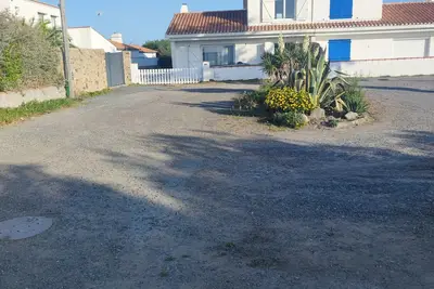 Image de Bord de mer maison au calme d une impasse proche port et commerces