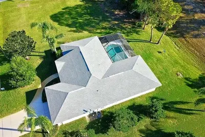 Image de 3-2-2 180 m² avec piscine-calme-détente-vue sur le parcours de golf-profitez du temps chaud