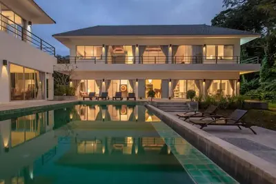 Image de Phuket Seaview Villa; marcher jusqu'Ă la plage
