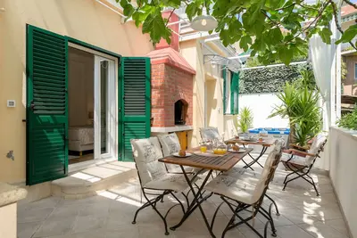 Image de Appartement de luxe situé dans une oasis de verdure au milieu de la ville