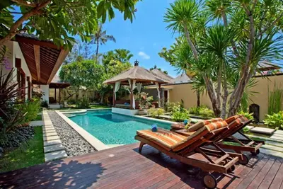 Image de Villa balinaise de luxe à Sanur: entrée de plage privée et chef privé