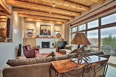Image de Nouveau! Maison Santa Fe de style Adobe - 17 km faire du ski Sf!