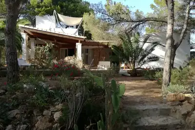 Image de Charmante Finca avec jardin de 1000m2 Ă 150 m de la plage