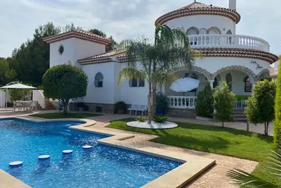 Image de Magnifique villa avec grande piscine privée
