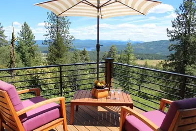 Image de Superbe Mountaintop Home Minutes du lancement de bateau