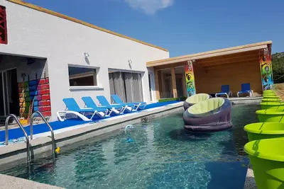 Image de Exceptionnel Villa Mona Graff, piscine privée, jacuzzi, sauna, art, 12 pers