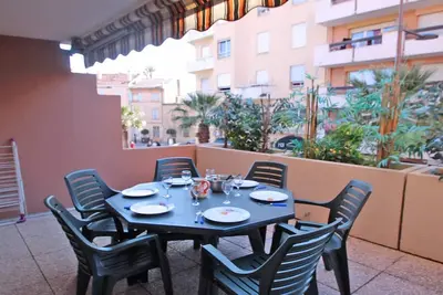 Image de Appartement T2 - 4 personnes - Climatisation - WiFi - Centre Ville - Sainte Maxime