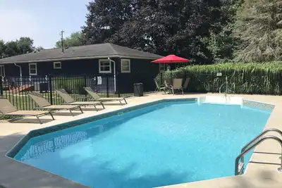 Image de Harbour Country Retreat avec piscine privée. Escapade en famille parfaite!