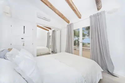 Image de Une superbe villa rustique, rénovée dans un mélange de styles très chic
