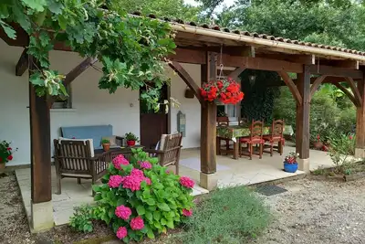 Image de Belle Cottage Woodland. Location à la semaine à partir de 375 £. 00 p à 450 £.