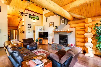 Image de Nouveau-Belle cabine du pôle Nord avec vue sur la rivière Chena